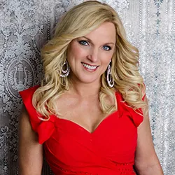 Rhonda Vincent | Blue Gate Theatre | Shipshewana, Indiana